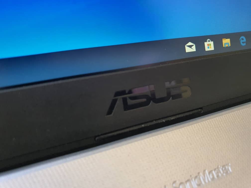 Asus FL8000U