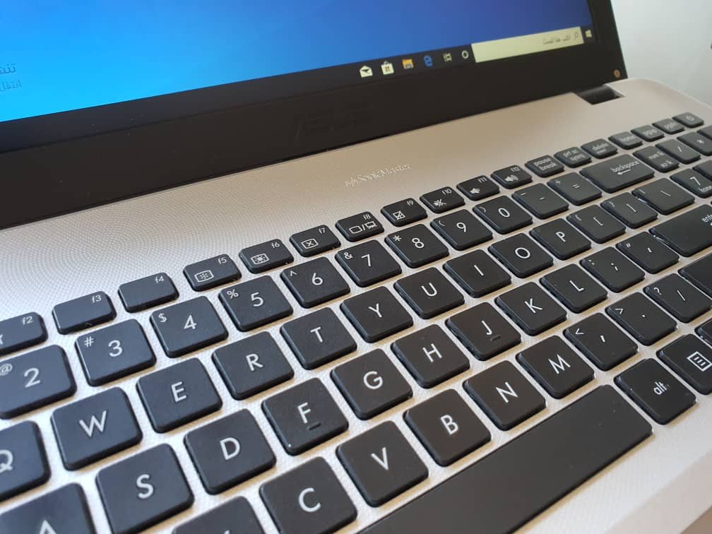 Asus FL8000U