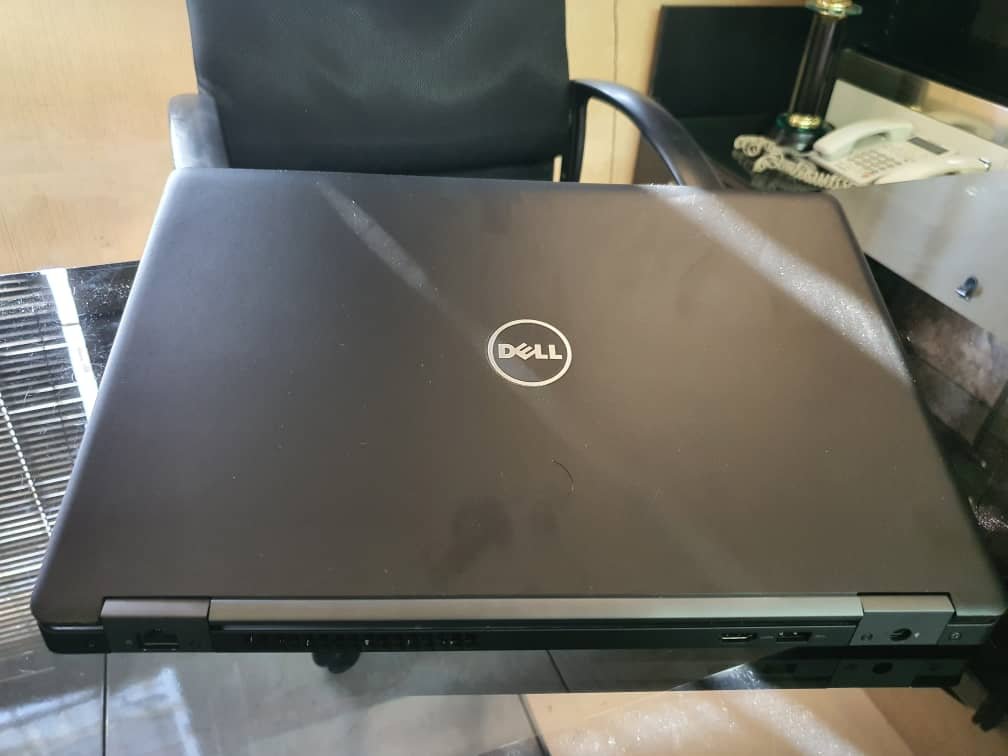 Dell precision 3520