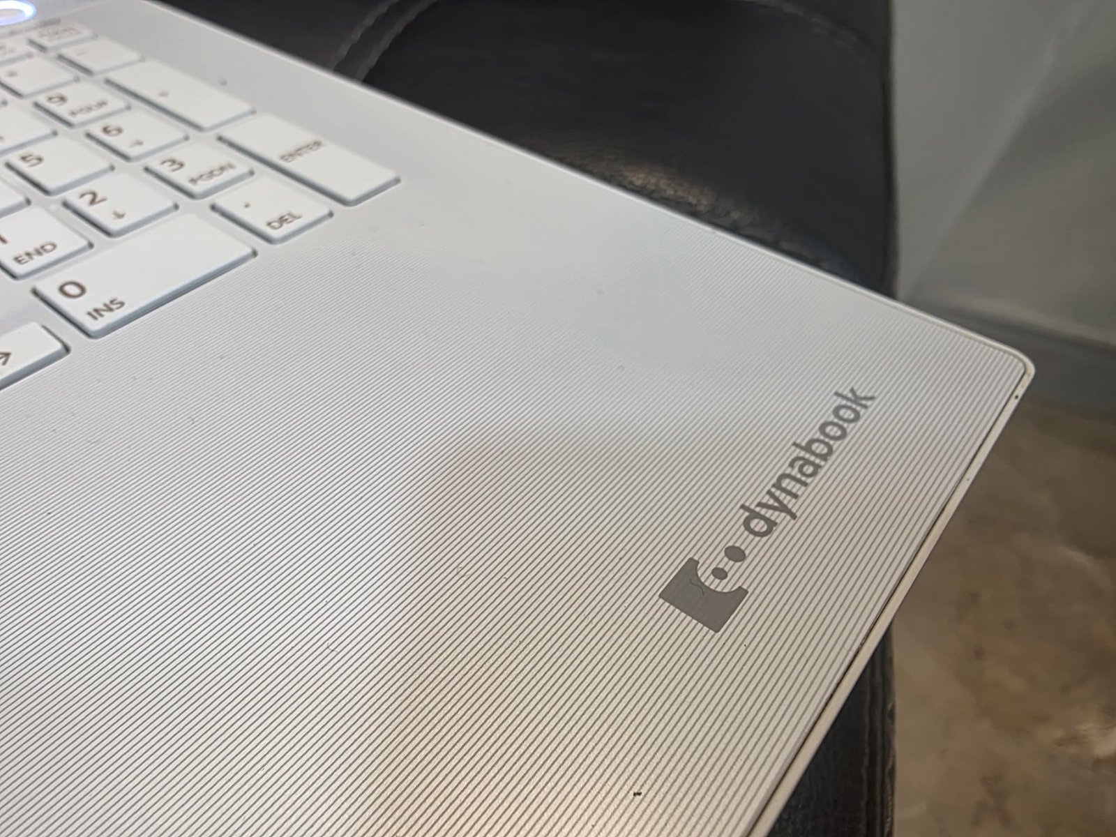 Toshiba Dynabook AZ55-VW
