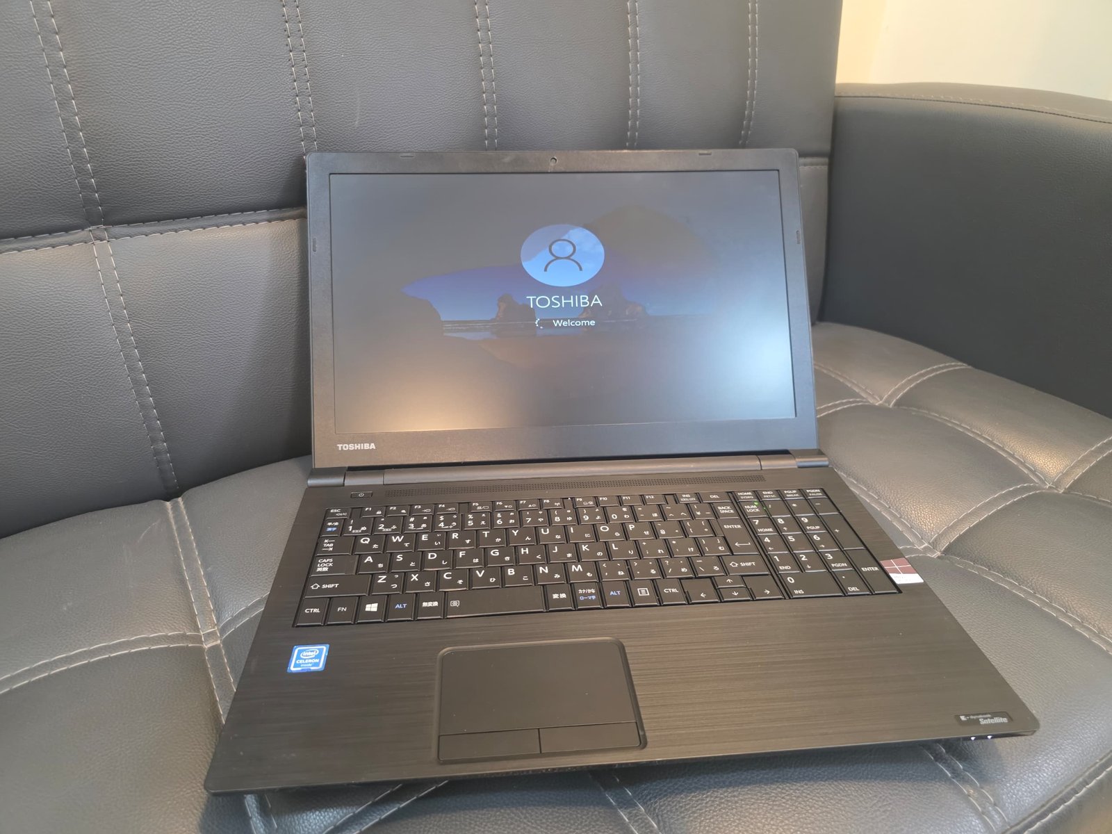 Toshiba Dynabook B65