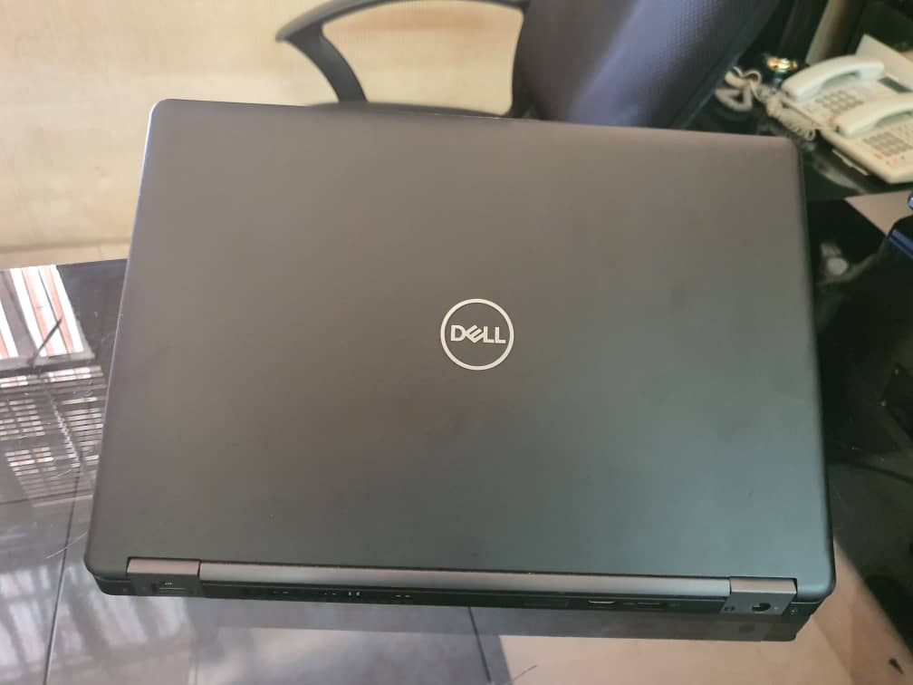 Dell Latitude E5490